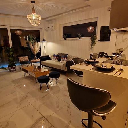 Suite Prestige Logement Neuf Avec Spa Et Ecran De Cinema En Rez De Jardin Кольмар Екстер'єр фото