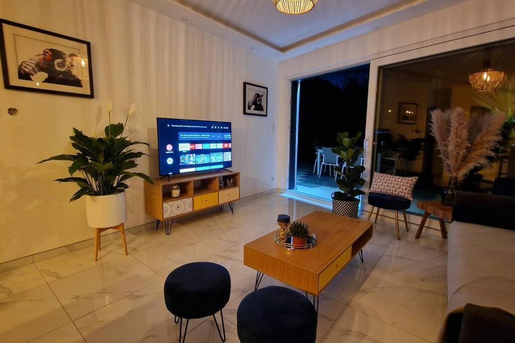 Suite Prestige Logement Neuf Avec Spa Et Ecran De Cinema En Rez De Jardin Кольмар Екстер'єр фото