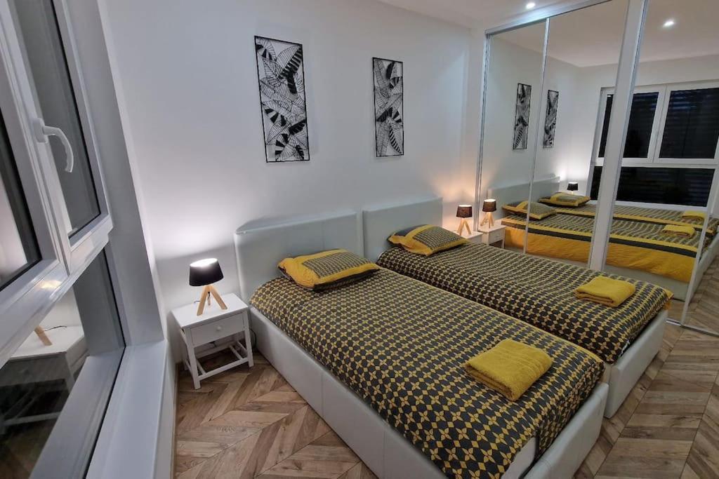 Suite Prestige Logement Neuf Avec Spa Et Ecran De Cinema En Rez De Jardin Кольмар Екстер'єр фото